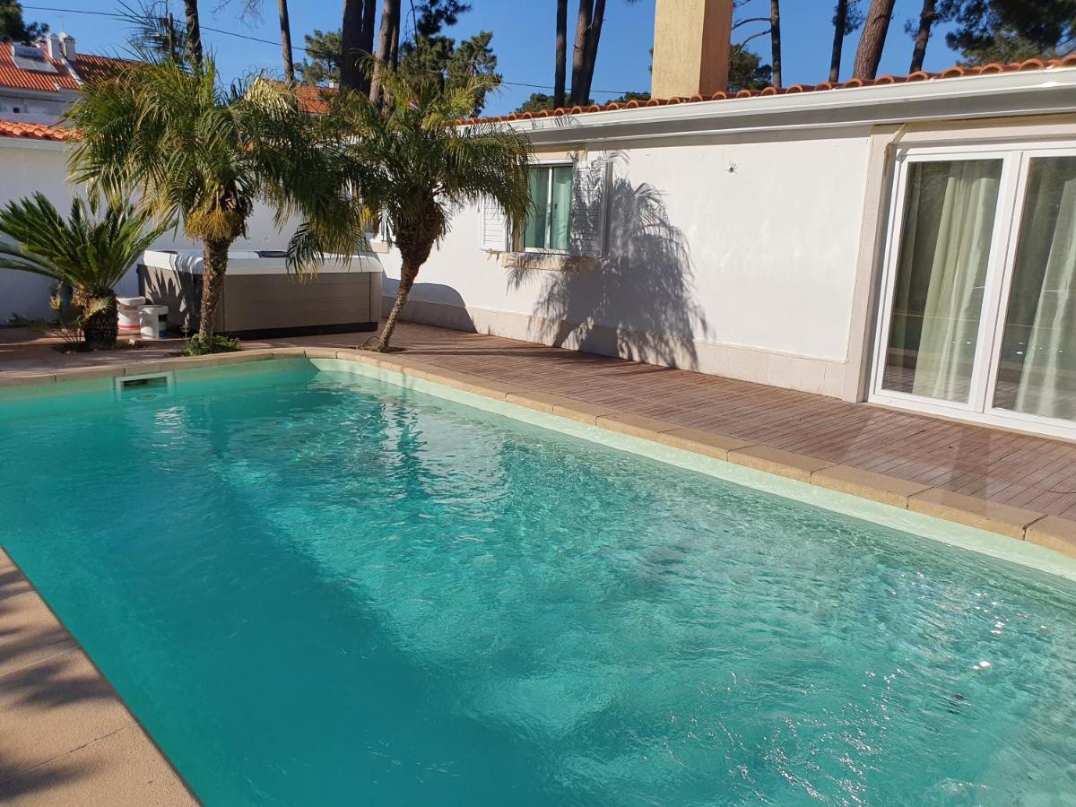 Guest House Ruceel Aroeira Almada Bagian luar foto