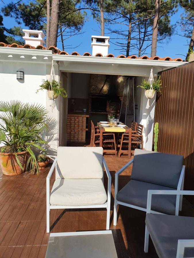 Guest House Ruceel Aroeira Almada Bagian luar foto