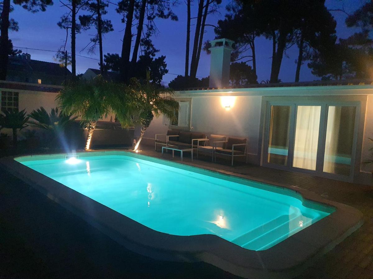 Guest House Ruceel Aroeira Almada Bagian luar foto
